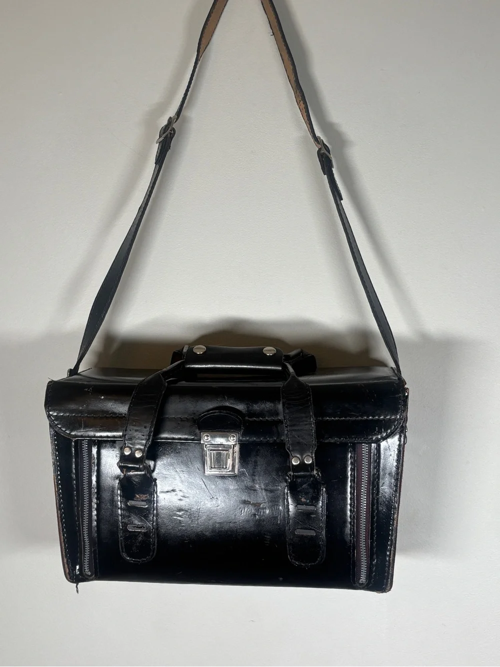 VINTAGE 60s/70s Leather Hard-Case Camera Bag / Satchel